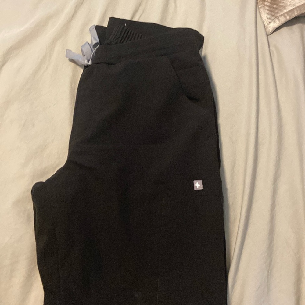 Figs scrubs